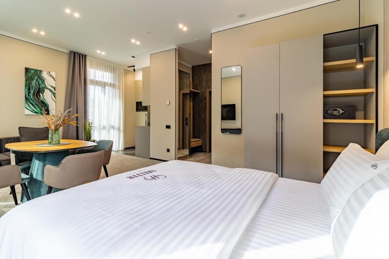 Shelter Apart Hotel Bukovel Bagian luar foto