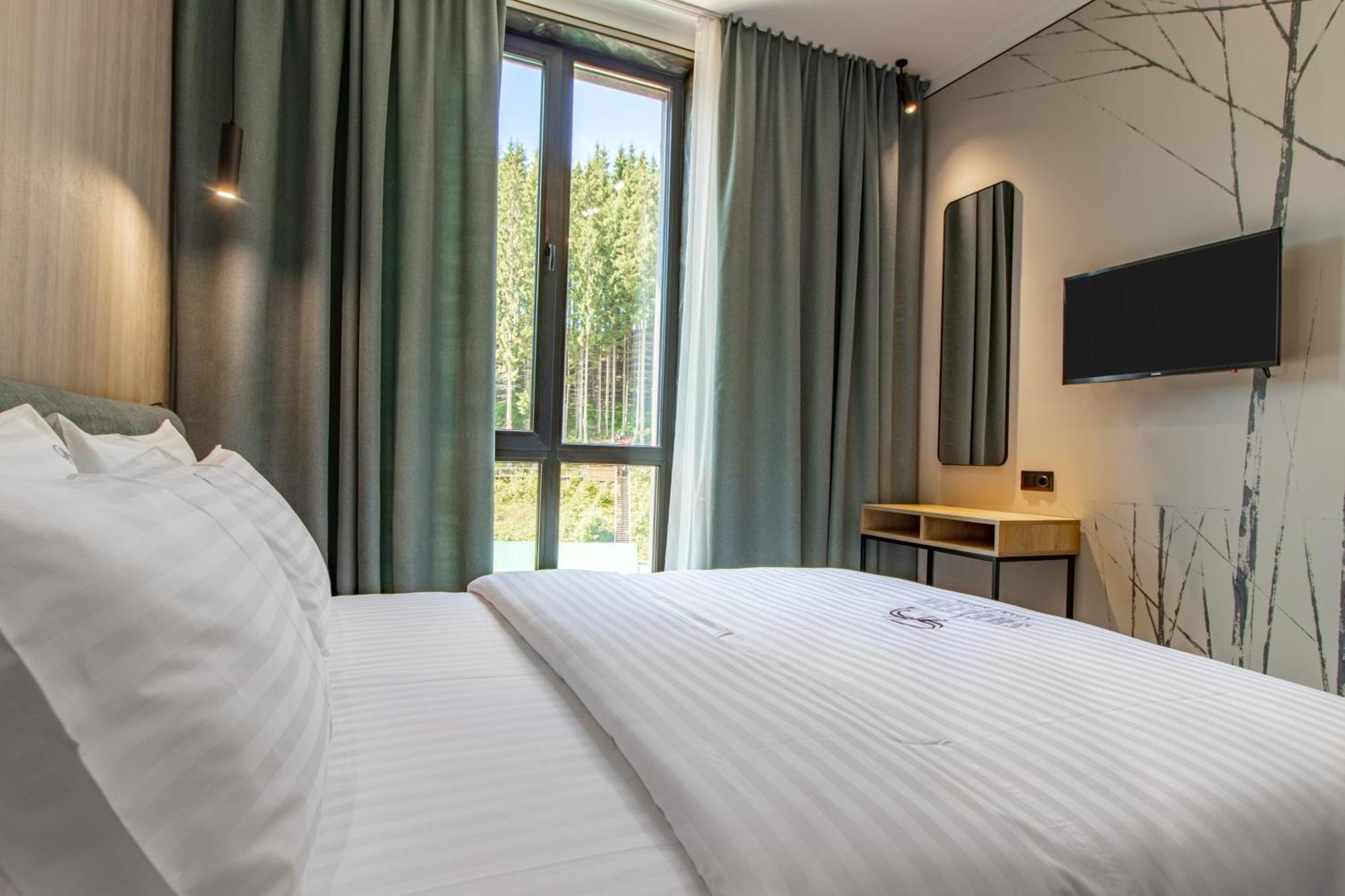 Shelter Apart Hotel Bukovel Bagian luar foto