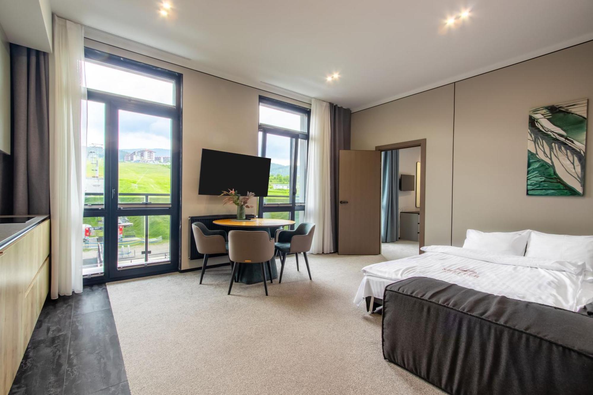 Shelter Apart Hotel Bukovel Bagian luar foto
