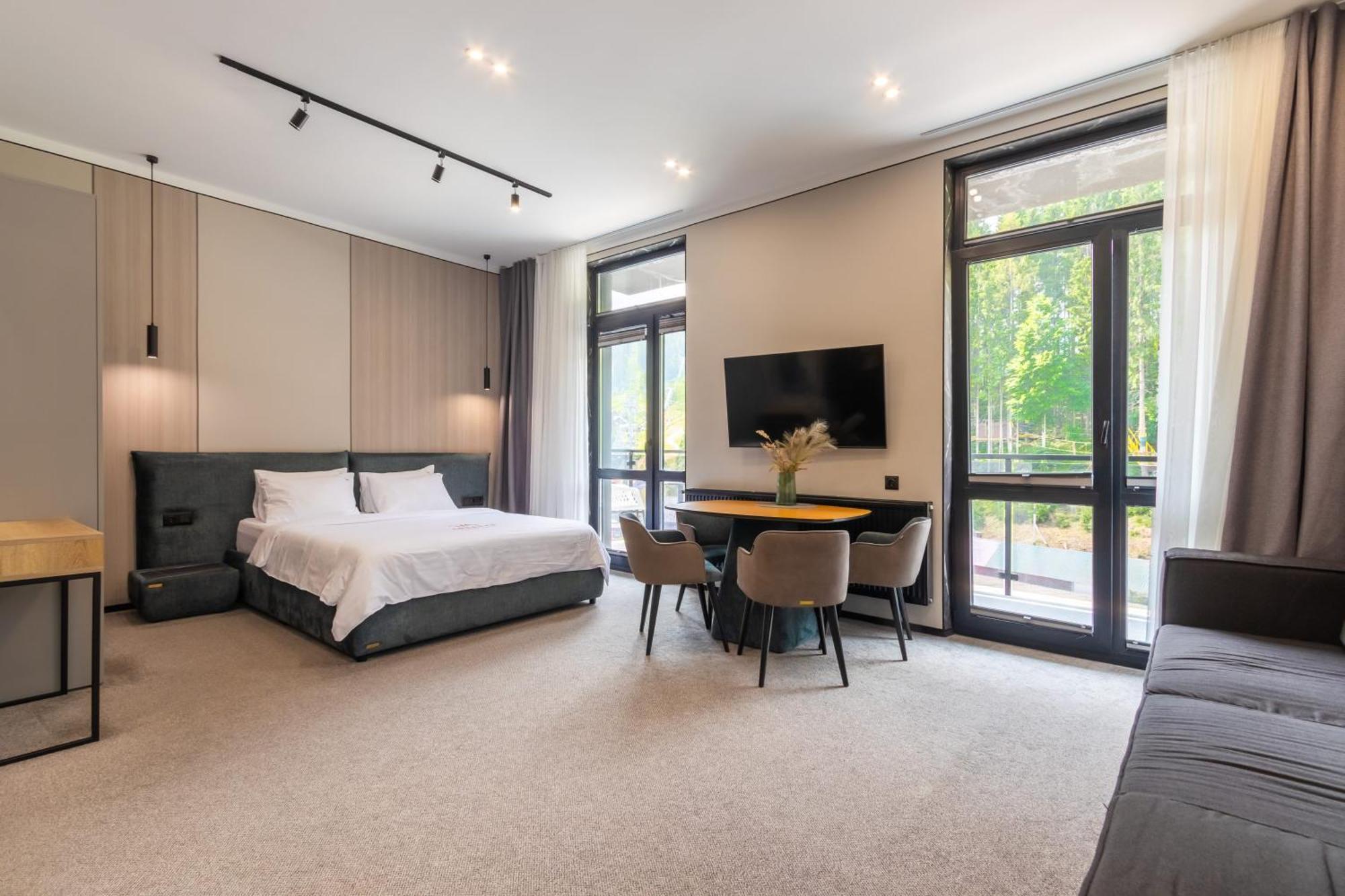 Shelter Apart Hotel Bukovel Bagian luar foto