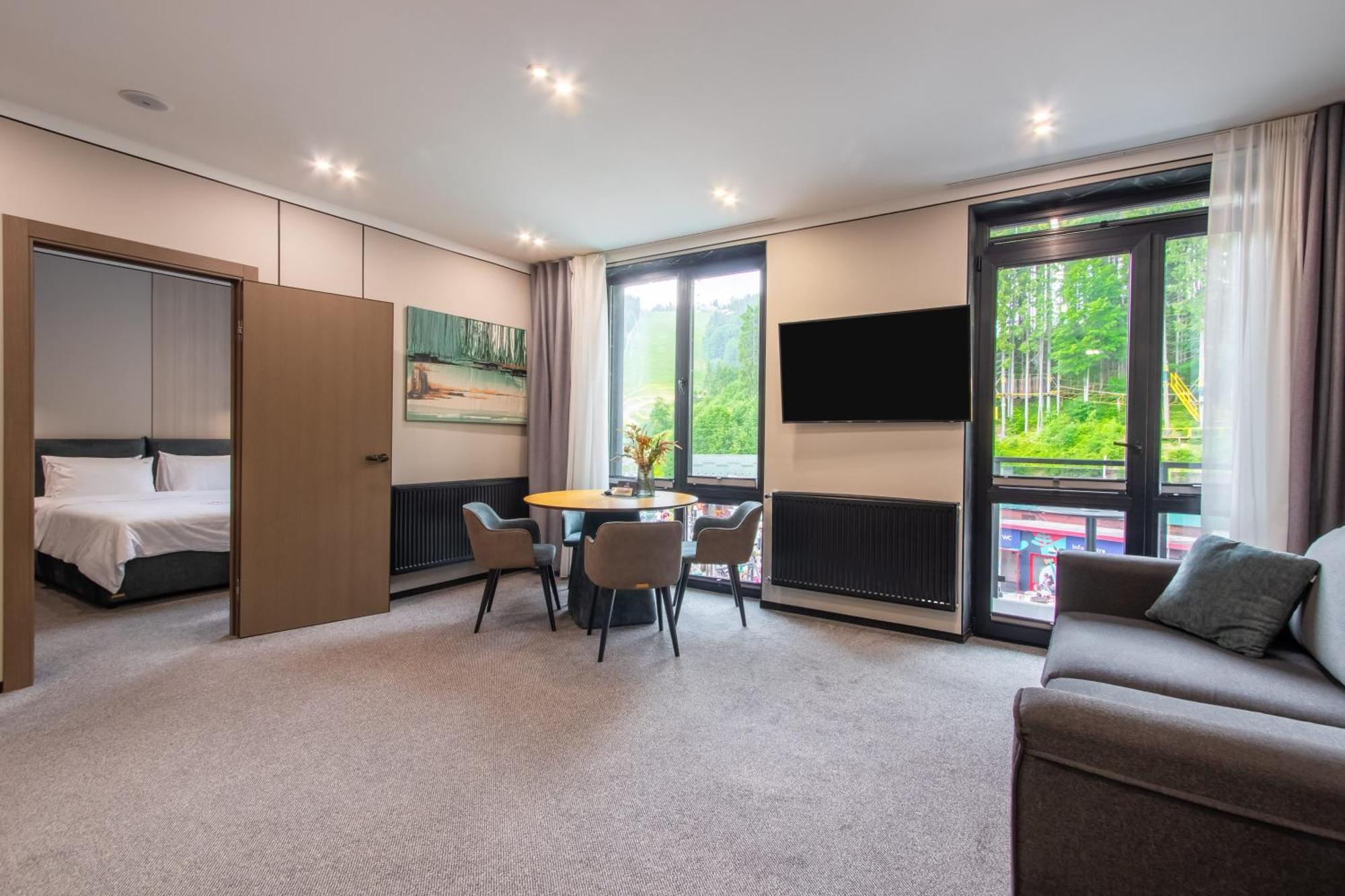 Shelter Apart Hotel Bukovel Bagian luar foto