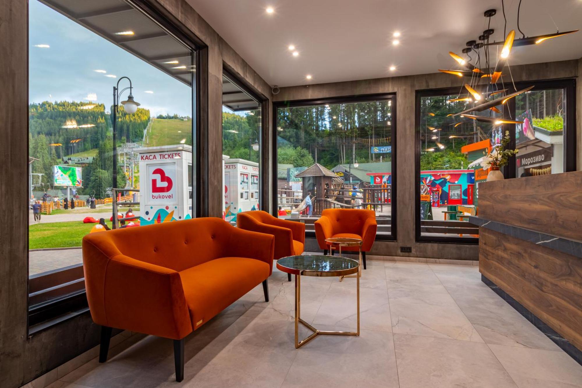 Shelter Apart Hotel Bukovel Bagian luar foto