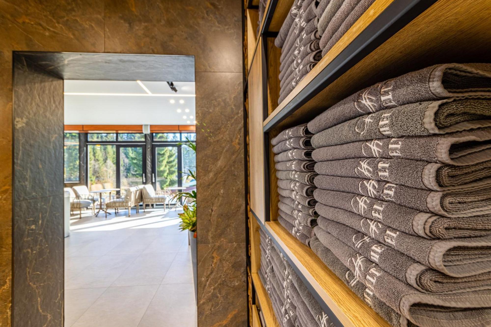 Shelter Apart Hotel Bukovel Bagian luar foto