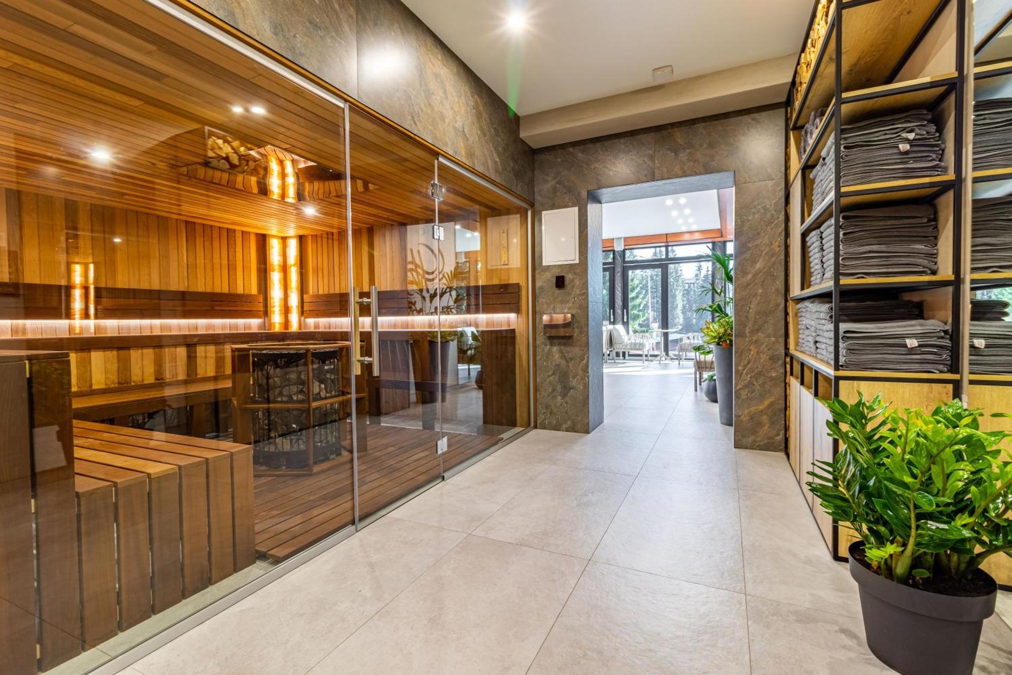 Shelter Apart Hotel Bukovel Bagian luar foto
